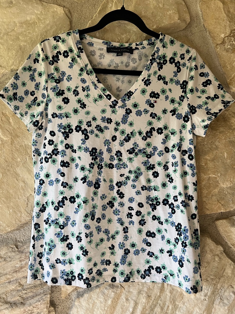 Tommy Hilfiger White V-Neck Floral Tee with Blue & Green Flowers NWOT S